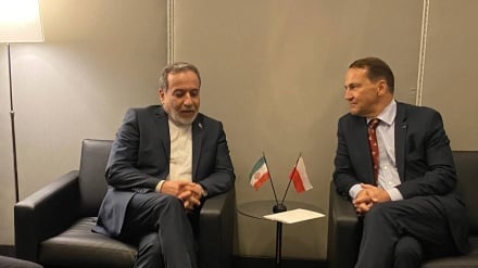 رایزنی وزیران خارجه ایران و لهستان