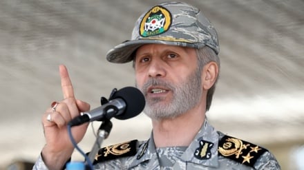 Le commandant en chef de l'armée iranienne : Nous surveillons l'ennemi et nous répondrons sévèrement à ses erreurs