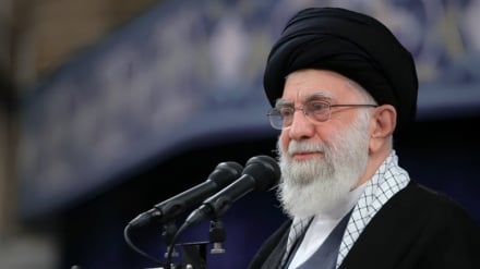 Imam Khamenei: Sanksi Mendorong Kemajuan Iran di berbagai Bidang