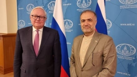 Iran, Russia emphasize invalidity of three European countries' move to reinstate sanctions resolutions