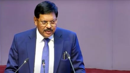 ভারতের প্রধান বিচারপতিকে লক্ষ্য করে জুতা নিক্ষেপ, আইনজীবী বরখাস্ত
