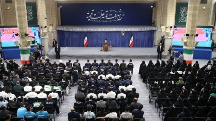 دیدار قهرمانان و مدال‌آوران ورزشی و علمی با رهبر انقلاب اسلامی