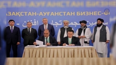 امضای تفاهمنامههای تجاری ۳۶۰ میلیون دلاری میان افغانستان و قزاقستان
