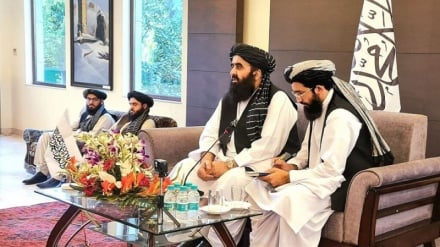 متقی در هند: تحصیل دختران افغانستان ممنوع نیست اما فقط تا پایان صنف پنجم