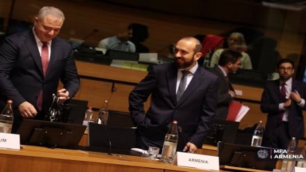 Բավական է միայն քարտեզին մի հայացք նետել հասկանալու համար՝ ինչու է ՀՀ-ն խորապես շահագրգռված առևտրի, տրանսպորտի ոլորտներում ավելի լայն փոխկապակցվածության խթանմամբ. Միրզոյան