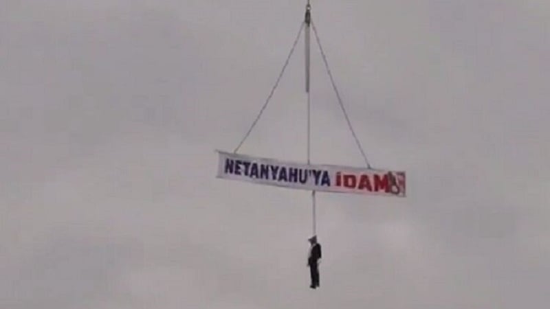 Türkiye'de Sembolik Netanyahu İdamı: Trabzonlu İşçilerden Gazze'deki Katliamlara Tepki