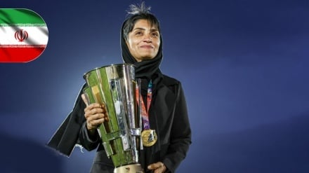 Sport | Auszeichnungen für Irans beste Trainerin und Futsal-Spieler des Jahres in Asien / Proteste gegen israelisches Team in Madrid
