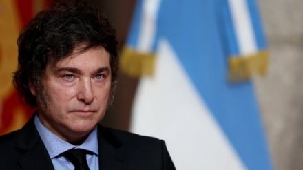 Von Unabhängigkeit zur Abhängigkeit: Der wirtschaftliche Absturz Argentiniens im Schatten der US-Politik