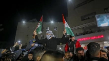 شادی فلسطینیان در خیابان‌های غزه پس از اعلام رسمی توافق پایان جنگ 