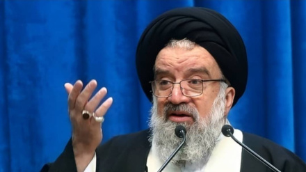Tahran Cuma Namazı Hatibi: İran İslam Cumhuriyeti Asla Zilleti Kabul Etmeyecektir