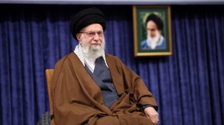 رهبر انقلاب: ملت ایران زیر بار تحمیل و زورگویی آمریکا نخواهد رفت