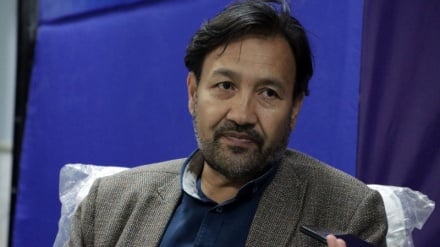 استاد ساکایی شاهنامه پژوهی بود که به صورت دقیق روی تمام ابیات شاهنامه کار کرده بود