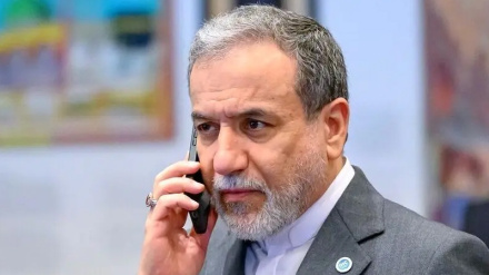İran Dışişleri Bakanı Irakçı, Esfendiyari ile Telefonla Görüştü