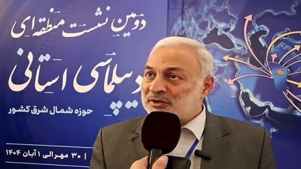 مراودات ایران با کشورهای همسایه‌اش در وضعیتی تاریخی و کم‌نظیر قرار دارد