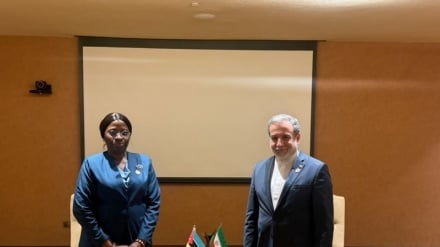 Araqchi afanya mazungumzo na wenzake wa Msumbiji na Mali mjini Kampala 