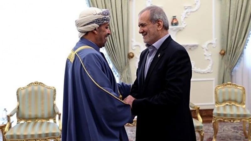 Pezeşkiyan: İran ve Umman, Bölgesel Zorluklarda Her Zaman Birbirinin Yanında Oldular