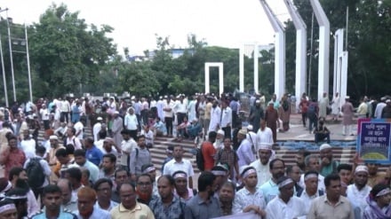 নবম দিনের মতো কেন্দ্রীয় শহীদ মিনারে এমপিওভুক্ত শিক্ষক-কর্মচারীরা