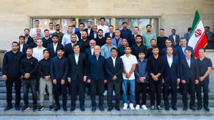 Pezeşkian: Bizdə təslim olmaq yoxdur