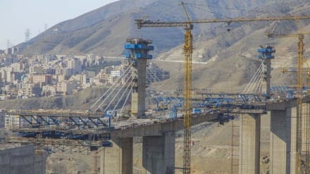 Шоҳкори муҳандисини Эрон дар пулсози/ пули Билқони Караҷ намоди худбовари