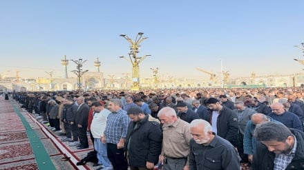 زائران و مجاوران حضرت رضا(ع) نماز باران خواندند