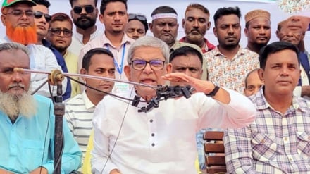 গণভোট ও সনদ আমাদের ঘাড়ের ওপর চাপিয়ে দেওয়া হচ্ছে: মির্জা ফখরুল