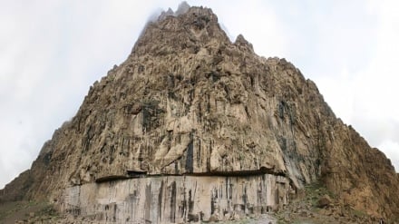 Археология | Знакомство с Бисотуном; пятой по высоте стеной в мире в Иране / Золотая статуя Амона - шедевр из самого сердца Древнего Египта