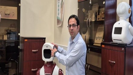 10 İran sosial robotu ərsəyə gəlib; Şərif Universitetində 12 illik tədqiqatın nəticəsi