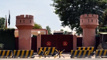 پېښور کې د ځانمرګي برید له امله ۷ پاکستاني عسکرو ته مرګ ژوبله اوښتې