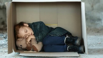 Plus de 900 morts dans la rue en 2024 en France : un drame qui touche même des enfants  