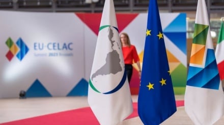 Запад усиливает давление на президента Колумбии