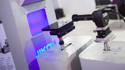 השקת מכשיר מדידת זווית מגע מודולרי ראשון המצויד בבינה מלאכותית