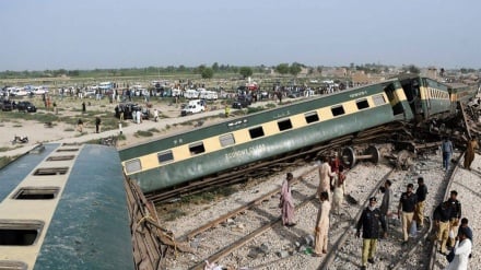 بلوچستان کې د جعفر ایکسپریس ریل ګاډۍ پټلۍ په بمونو الوځول شوي دي