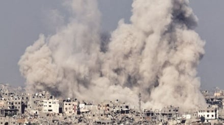 Nuova violazione del cessate il fuoco: I caccia del regime sionista bombardano diverse aree di Gaza