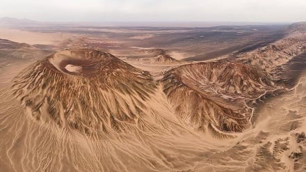 جهانی در یک بیابان؛ سفر به قلب تپندهٔ لوت در جنوب شرق ایران