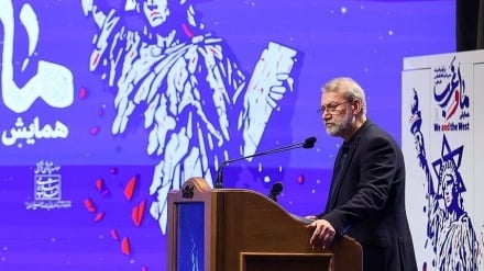 Али Лорижоний: Ғарб глобал муносабатларни ҳокимиятга боғлаб қўйган