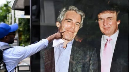 Trump Tunduk pada Tekanan untuk Merilis Dokumen Kasus Epstein