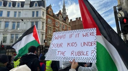 Policia britanike vazhdon të vendosë kufizime për protestat paqësore në mbështetje të Palestinës