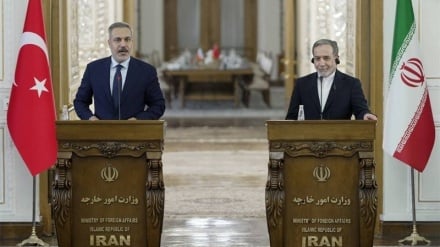 Eýran bilen Türkiýäniň daşary işler ministrleriniň bilelikdäki metbugat maslahaty