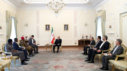 پزشکیان: اولویت دولت چهاردهم، توسعه مناسبات اقتصادی با دیگر کشورها است