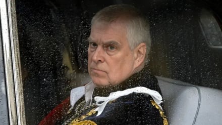 Prens Andrew’un Kraliyetten Uzaklaştırılmasının İngiliz Monarşisi Üzerindeki Sonuçları