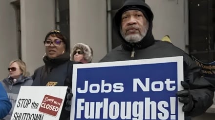 АҚШ иқтисодиёти федерал ҳукуматнинг энг узоқ муддат ёпилишидан сўнг миллиардлаб доллар йўқотади 