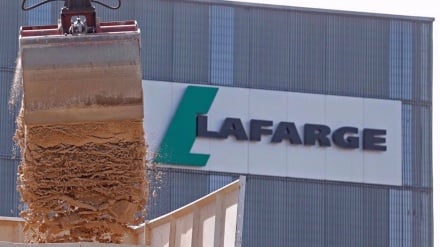 Lafarge devant la justice pour complicité avec des groupes terroristes en Syrie