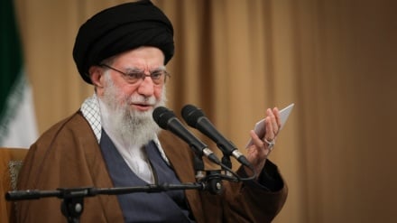 İmam Hamanei: ABD Elçiliğinin Ele Geçirilmesi, Amerikan Hükümetinin Gerçek Kimliğini Ortaya Koydu 