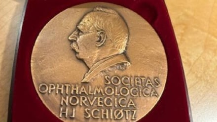 اعطای بالاترین نشان علمی چشم پزشکی در ناروی به یک پزشک افغانستانی 