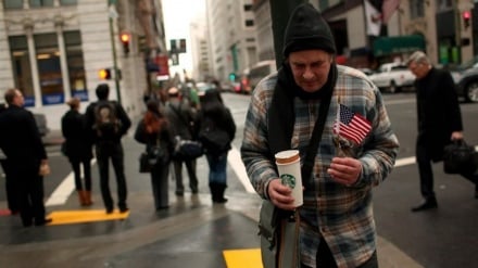 Si i la të uritur qeveria amerikane miliona qytetarë të saj?