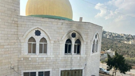 Siyonist Yerleşimciler Batı Şeria’da Bir Camiyi Ateşe Verdi 