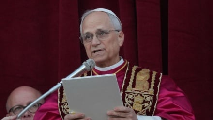 Paus Leo: Pemerintah Trump Perlakukan Imigran dengan Tidak Hormat