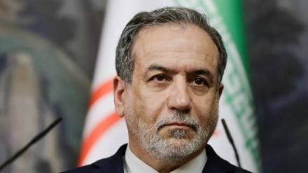 عراقچي د پاکستان او افغانستان ترمنځ د کړکېچ دوام په اړه اندېښنه څرګنده کړه