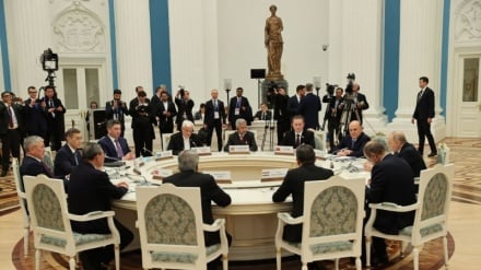 پوتین د شانګهای همکارۍ سازمان غړو هېوادونو لومړي وزیرانوسره ولیدل