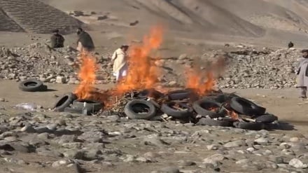 پلیس تخار بیش از هزار کیلو گرم مواد مخدر را آتش زد